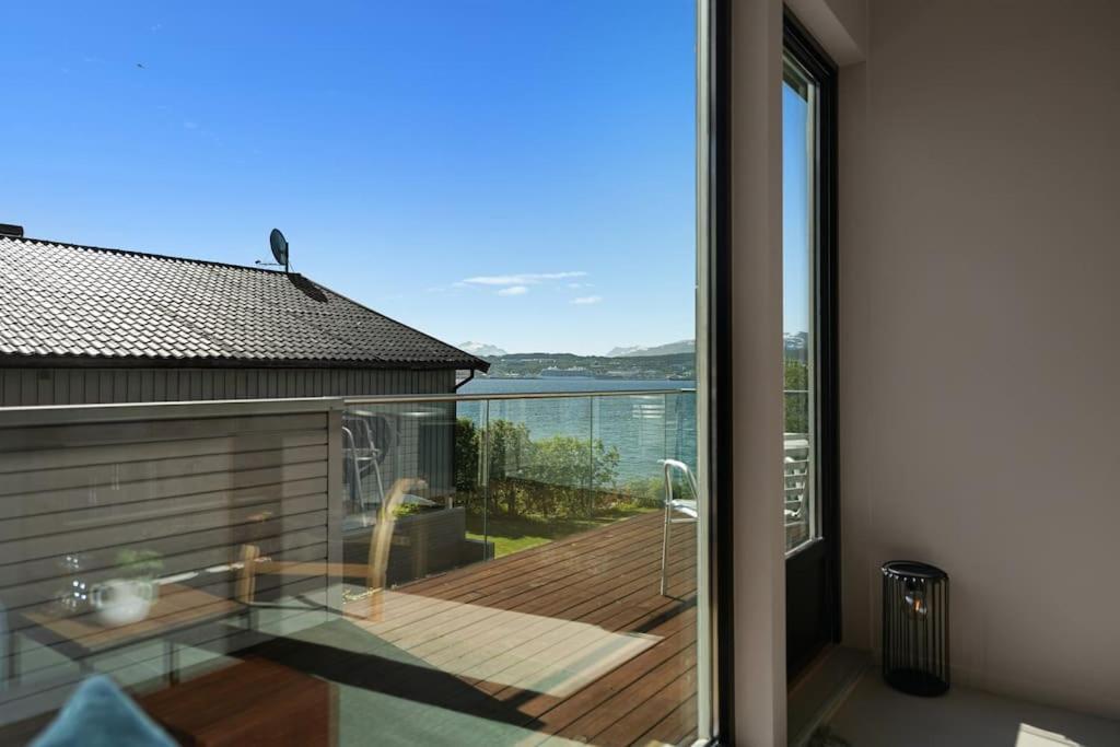 Seaview Studio W/Terrace&Parking トロムソ エクステリア 写真